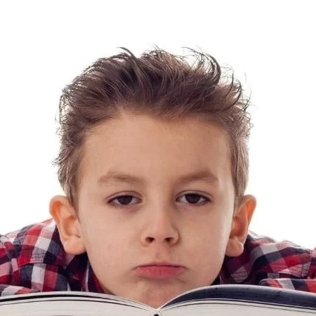 ۱۷ تکنیک برای حل مشکل تنبلی در نوشتن تکالیف بچهها