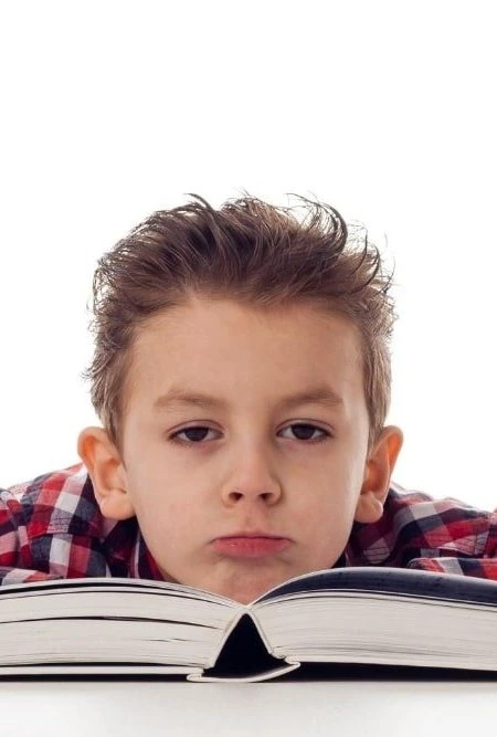 ۱۷ تکنیک برای حل مشکل تنبلی در نوشتن تکالیف بچهها